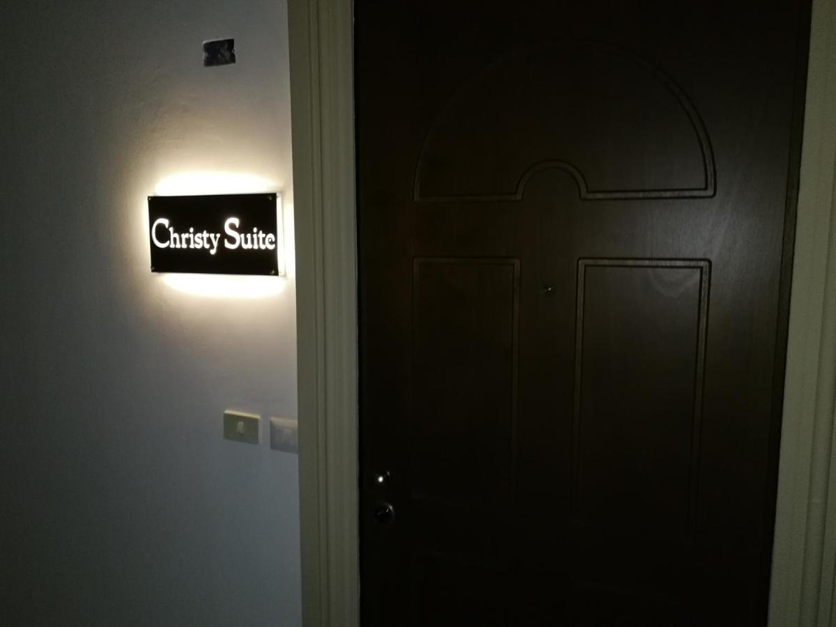 Christy Suite Elegante Appartamento Nel Centro Storico Di Anzio Dış mekan fotoğraf