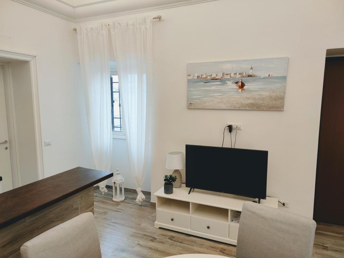 Christy Suite Elegante Appartamento Nel Centro Storico Di Anzio Dış mekan fotoğraf