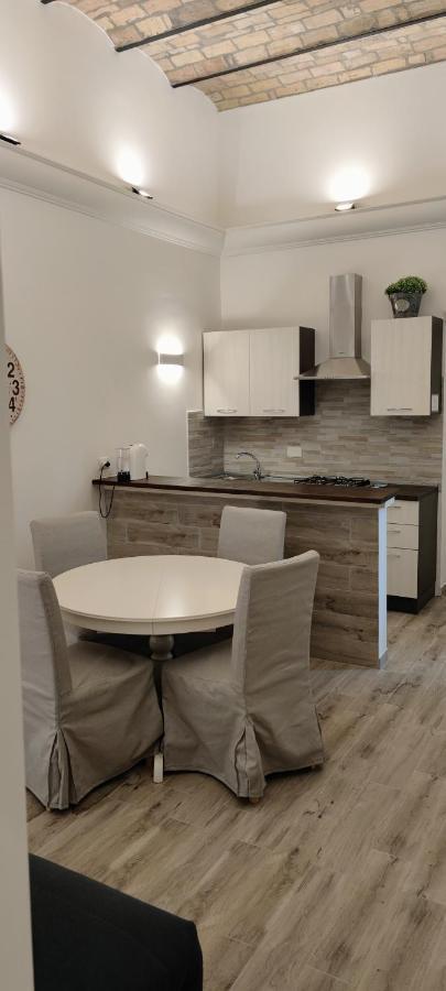 Christy Suite Elegante Appartamento Nel Centro Storico Di Anzio Dış mekan fotoğraf