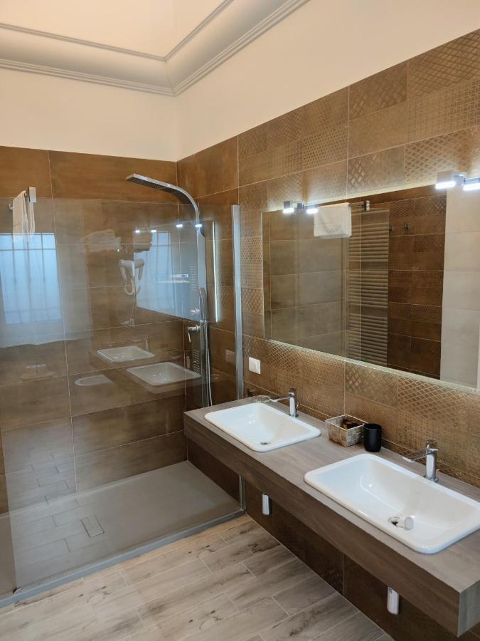 Christy Suite Elegante Appartamento Nel Centro Storico Di Anzio Dış mekan fotoğraf